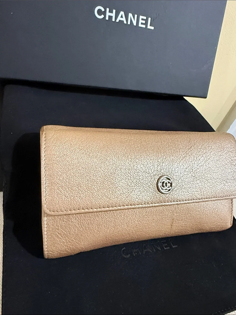 CHANEL Beige gold Rose Leather Flap Wallet with CC Button